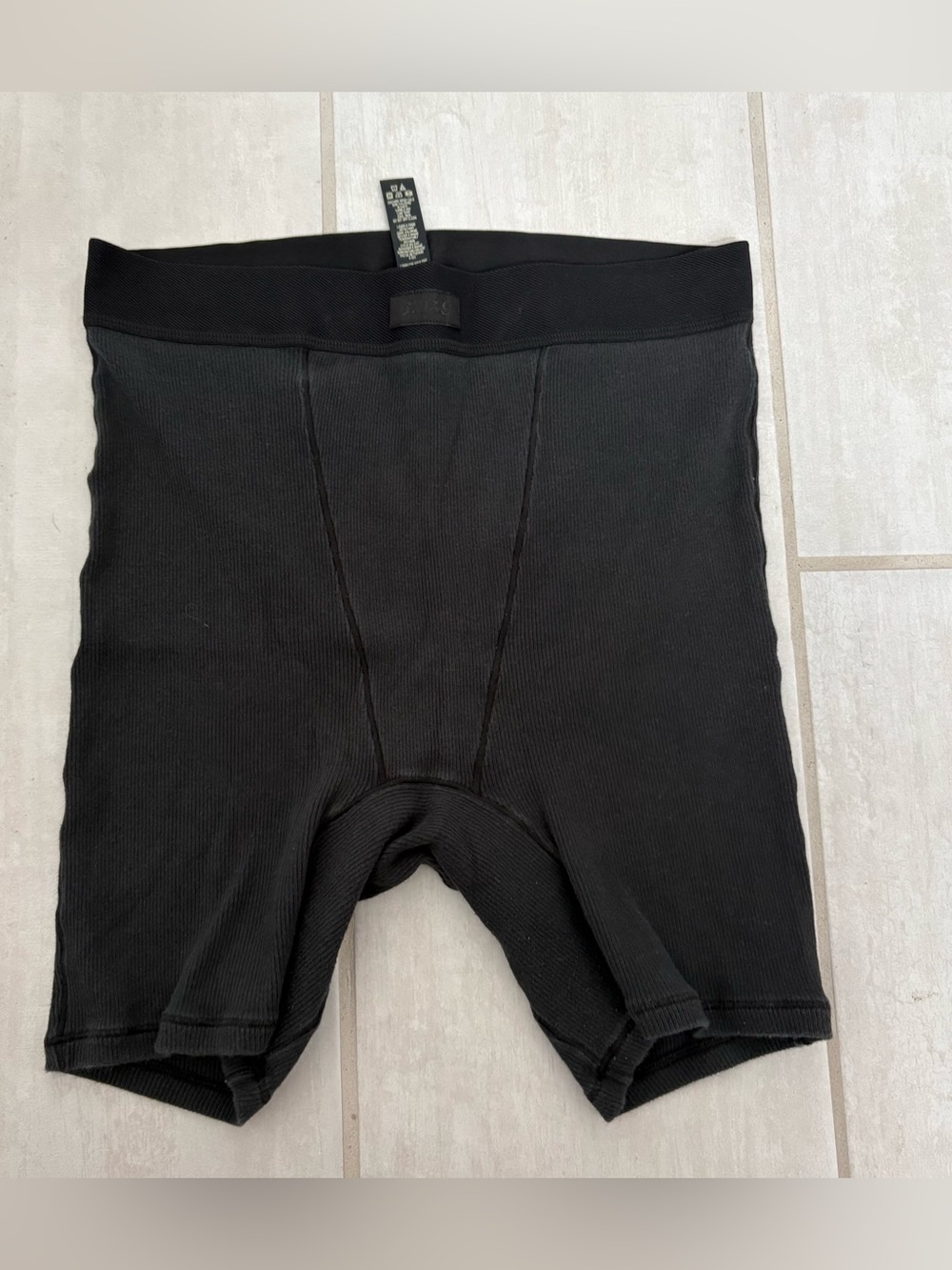 Skims Boxer Shorts, Black & Ribbed, size Small